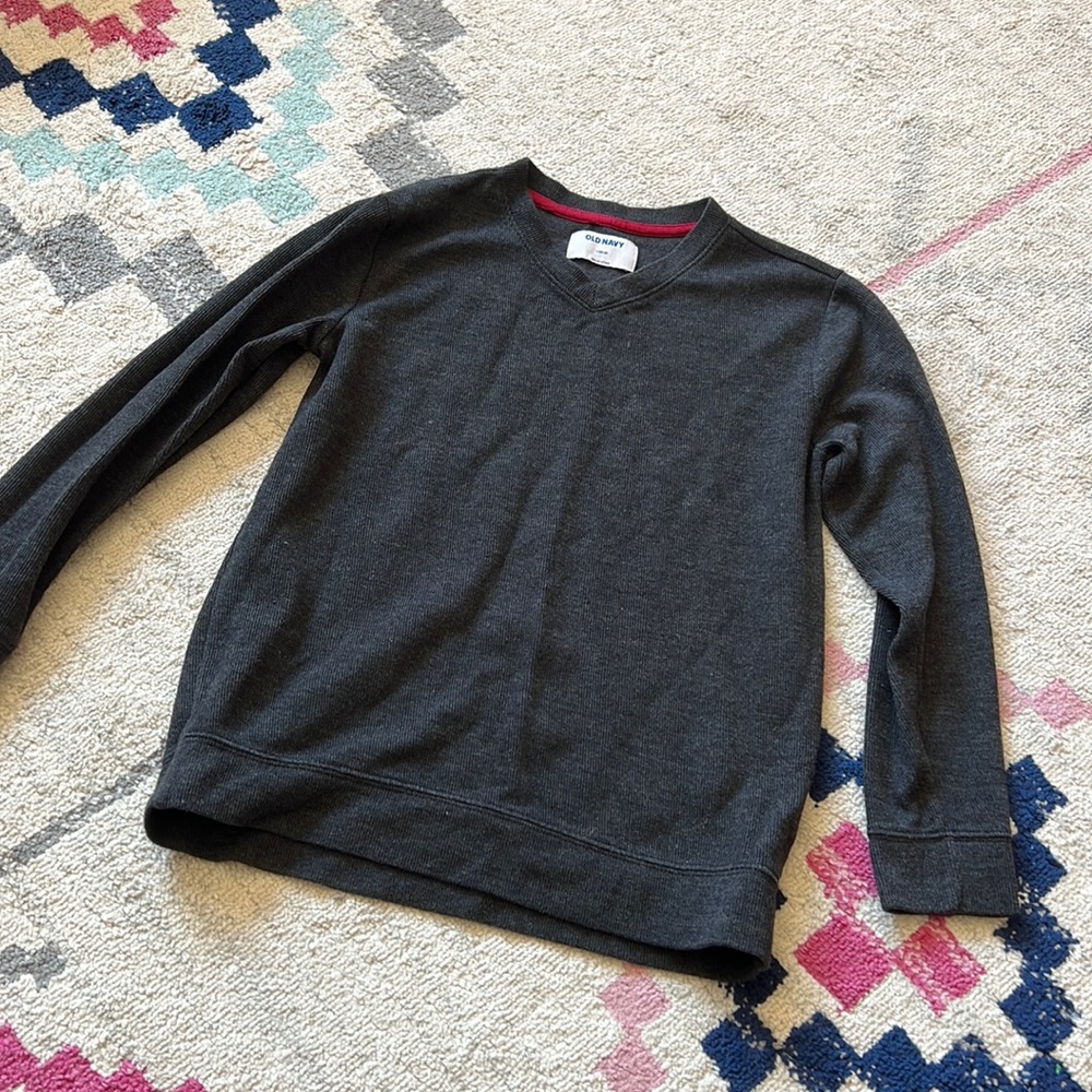 Old Navy Charcoal Gray V Neck Shirt Size Large (10/12)